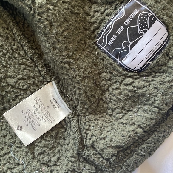 Fuzzy jacket - Picture 7 of 8